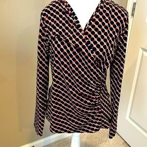 Talbots SZ L navy red print wrap top. rayon blend. Flattering and in good shape